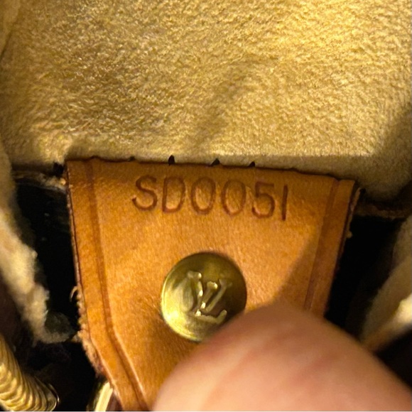 Louis Vuitton Monogram Canvas Shoulder Bag - Picture 14 of 15